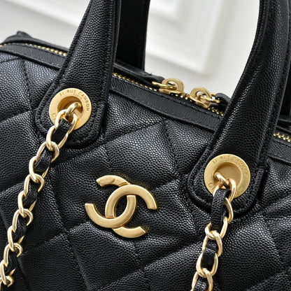 Small Bowling Bag in Black Caviar