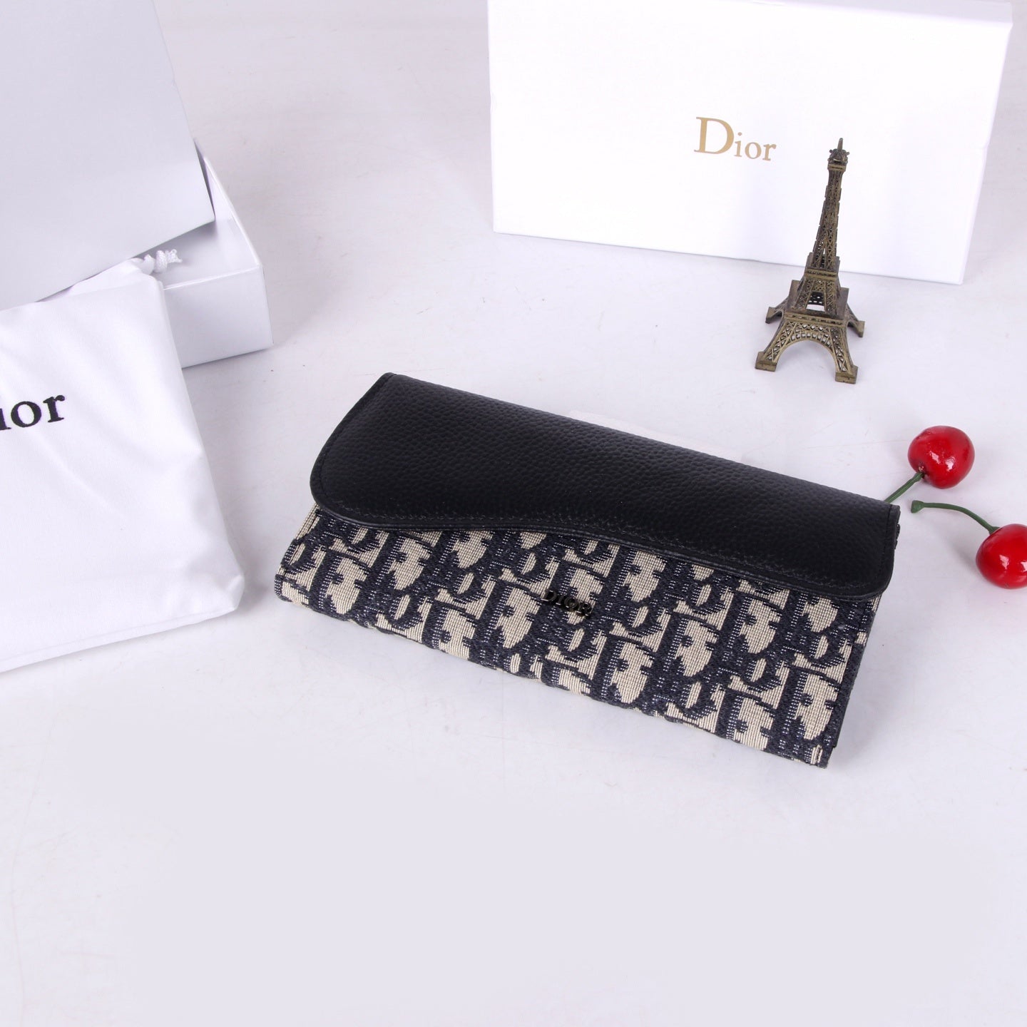 Saddle Oblique Long Wallet