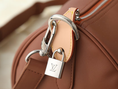 Needle Bag With Siler-Tone Hardware